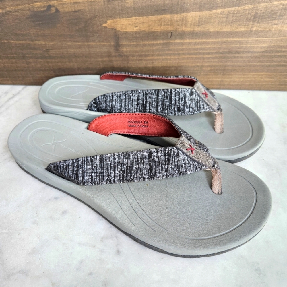 Twisted X grey womens flip flops size 8